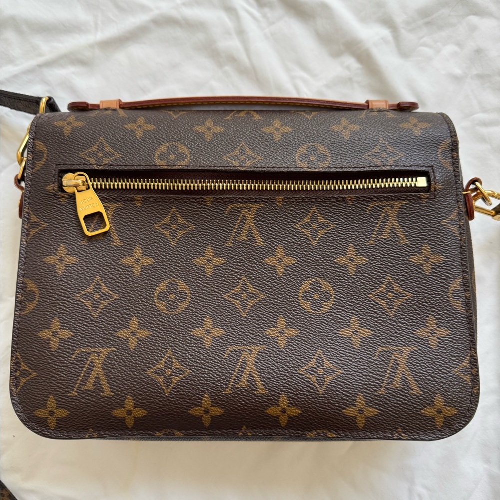 Louis Vuitton Pochette Métis - Picture 4 of 16